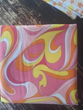 Rosa og gult fantasimønster