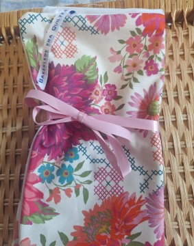 BK Bakeklede med røde og rosa blomster