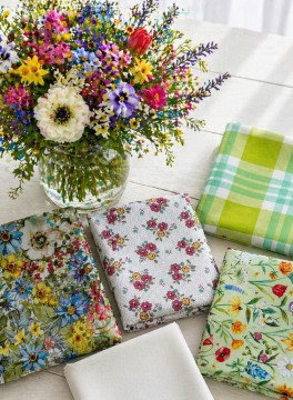 Grønn oase av blomster