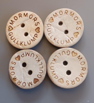 Mormors gull klump-knapp